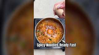 บะหมี่หม้อไฟฉงชิ่งรสเผ็ดจานด่วน