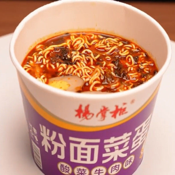 189 กรัม*12 วุ้นเส้นและบะหมี่ รสเนื้อวัวผักกาดดอง ทำจากส่วนผสมจากผัก