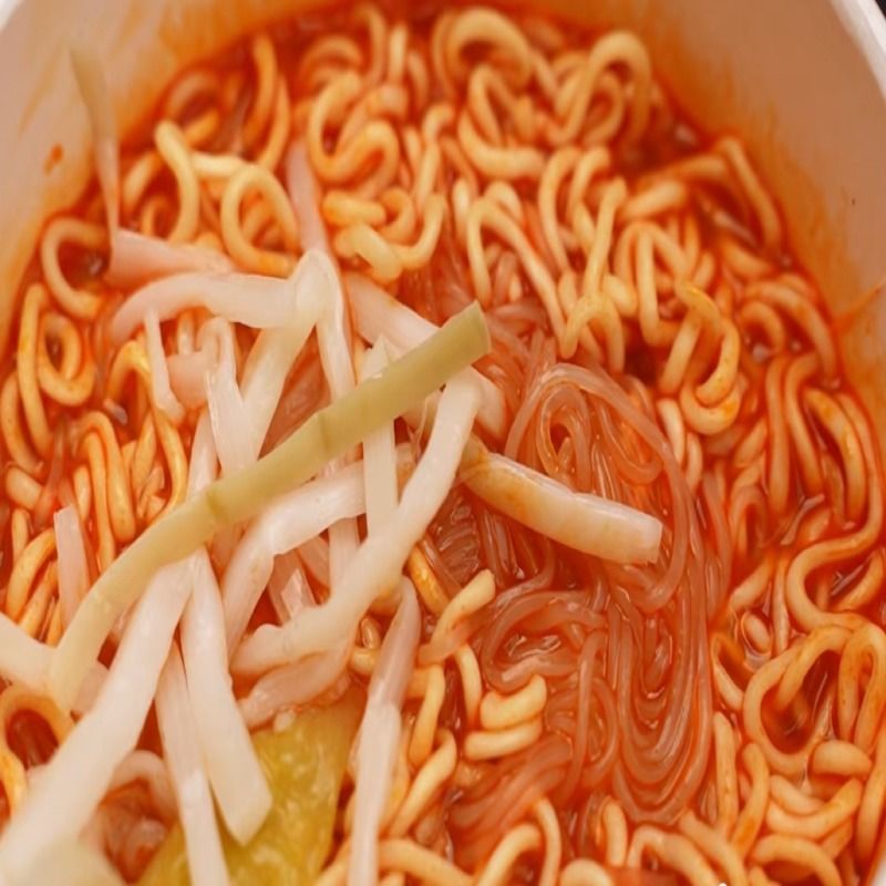 บะหมี่กึ่งสำเร็จรูปจีน อายุการเก็บรักษา 12 เดือน บะหมี่กึ่งสำเร็จรูปพร้อมรสชาติก๋วยเตี๋ยวหอย