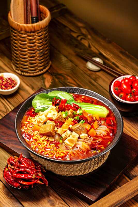 อายุการเก็บรักษา 12 เดือน ส่วนผสมรสชาติฉงชิ่งหม่าล่า เหมาะสำหรับผู้ผลิตอาหารและผู้เชี่ยวชาญด้านการทำอาหาร